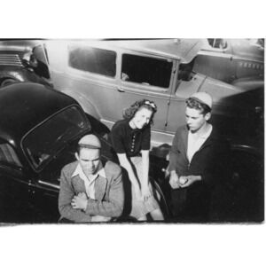 Vtg B&W 1920's - 1930's BETA PHI Frat Photo (Boys W/ Girl) Ford Model T #417